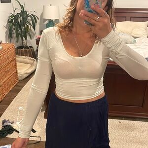 Long sleeve crop top